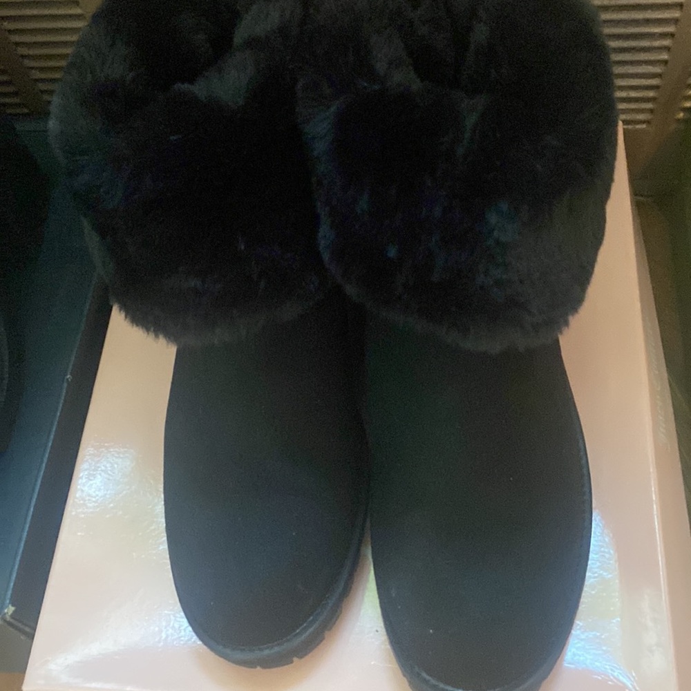 Boots - Picture 2 of 7